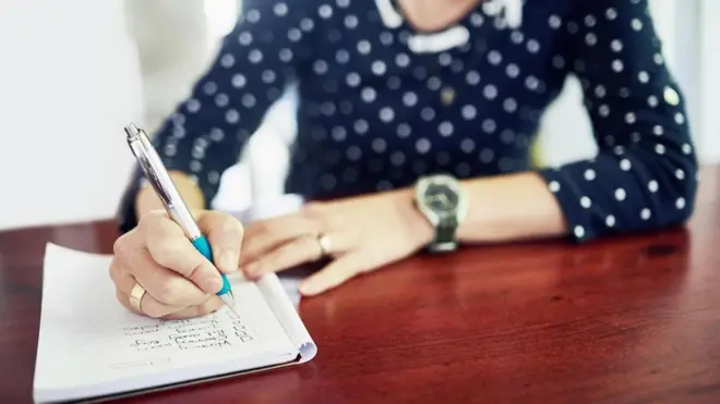 ربما يجعل التخطيط المسبق المواظبة على إنجاز المهام المطلوبة منك أكثر يسرا، خاصة إذا كنت تتوقع حدوث إعاقات ومقاطعات لك في هذا الشأن