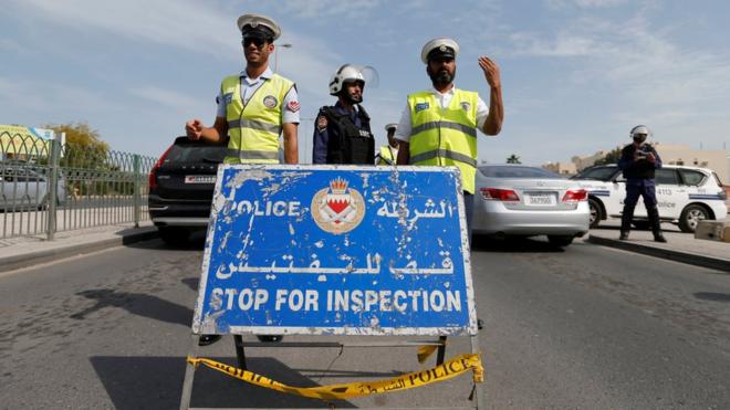 نقاط تفتيش أمنية في العاصمة البحرينية المنامة