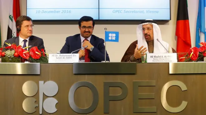 السعودية قبلت تخفيض إنتاجها وتنازلت عن مطالبة إيران بالمثل