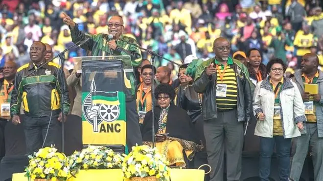 Les Guptqm très proches du président Jacob Zuma, auraient touché plus de 400 millions de dollars en pots-de-vin, dans le cadre d'attributions de contrats de marché public.