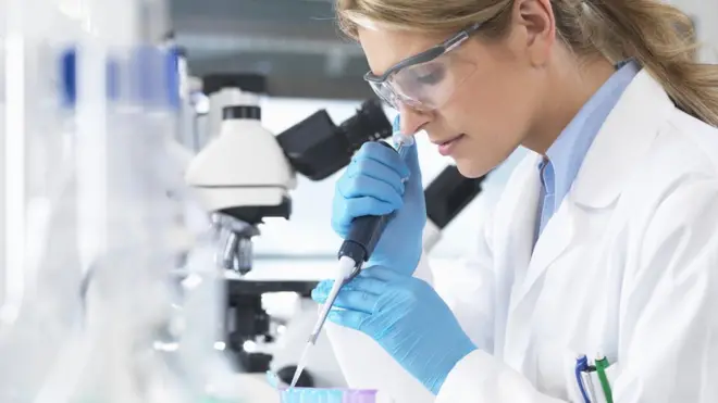 Злоупотребление антибиотиками может привести к развитию устойчивости микроорганизмов к препаратам, отмечают эксперты здравоохранения