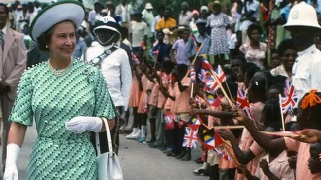 ملکہ برطانیہ الیزبیتھ دوئم