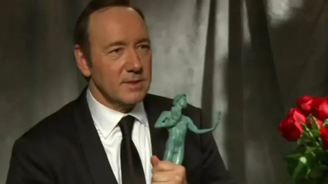 Кевін Спейсі з статуеткою премії Гільдії кіноакторів