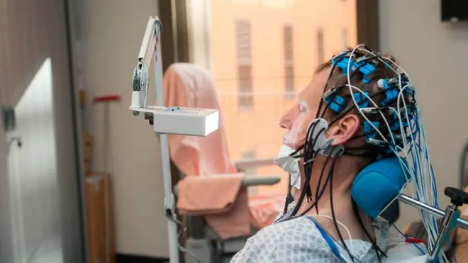 Una prueba devolvió la capacidad de memoria temporal de un joven a personas mayores.