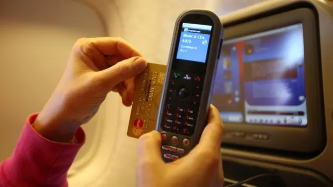 "حيل خفية" تلجأ إليها شركات التسويق عبر الإنترنت لخداع العملاء