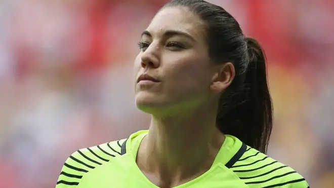 Bekas kapten tim sepakbola perempuan Amerika Serikat Hope Solo mengkritik FIFA karena besarnya jumlah hadiah dibandingkan dengan turnamen untuk laki-laki.
