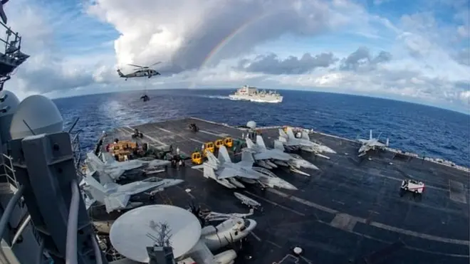 آخری بار اس علاقے میں امریکی طیارہ بردار جہاز دو برس قبل ملائیشیا کے ساتھ ہونے والی بحریہ اور فضائیہ کی مشقوں کے دوران آیا تھ