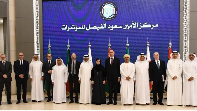 نمایندگان سیاسی آمریکا، سه کشور اروپایی و نمایندگانی از شورای همکاری خلیج فارس در ریاض پایتخت عربستان سعودی/ عکس از توییتر رابرت مالی