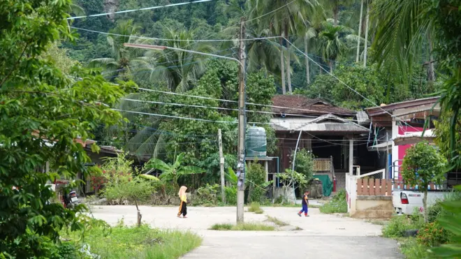 ต.บาเจาะ อ.บันนังสตา จ.ยะลา เป็นพื้นที่สีแดง