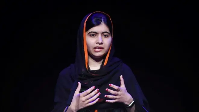 Di hadapan para kepala sekolah dalam konfrensi tahunan Asosiasi Pemimpin Sekolah dan Perguruan Tinggi, Malala mengatakan harus ujian untuk mencapai tiga A demi memenuhi tawaran beasiswa.