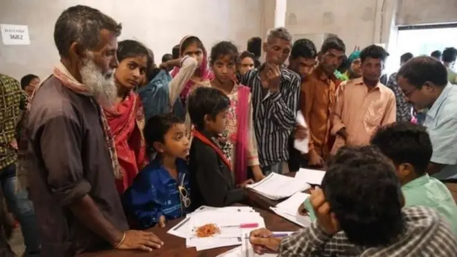 Menurut pemerintah, National Register of Citizens dibutuhkan untuk mengidentifikasi imigran gelap.