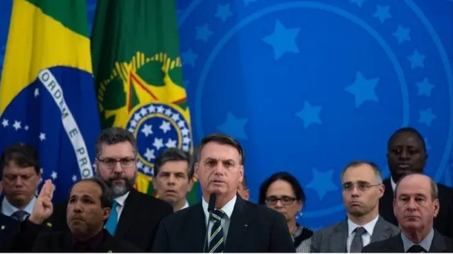 Bolsonaro fez o pronunciamento acompanhadocuiaba fc x coritiba palpiteseus ministros