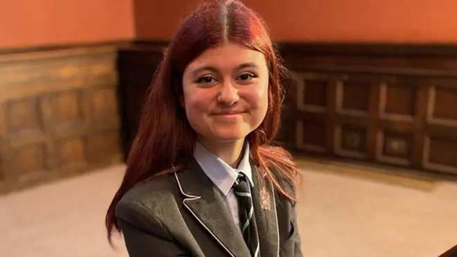 Nika used to play piano to drown out the sound of explosions - now she plays for pleasure at a prestigious school in England