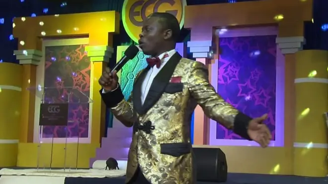 En Afrique, le "pasteur aux miracles exploite" ses paroissiens