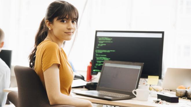 Дівчина-програміст