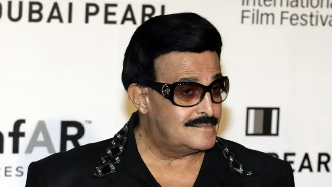 نُقل غانم إلى مستشفى بينما نقلت زوجته إلى مستشفى أخرى في توقيتين مختلفين إثر الإصابة بفيروس كورونا