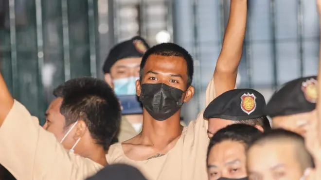 นายภาณุพงษ์ จาดนอก หนึ่งในแกนนำและผู้ปราศรัยของกลุ่ม "ราษฎร" ติดเชื้อไวรัสโคโรนาในเรือนจำ เขาถูกคุมขังตั้งแต่วันที่ 8 มี.ค.