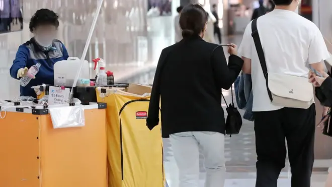 초단기 근로자란 근로시간이 주 15시간에 못 미치는 근로자를 뜻한다