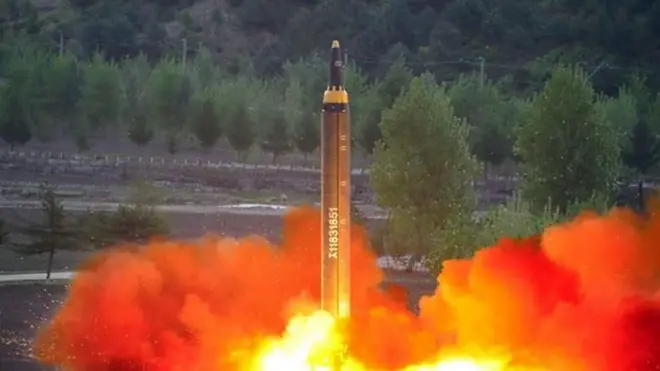 د شمالي کوریا نوي بالیستیک توغندي ۷۰۰ کیلومتره واټن وهلی