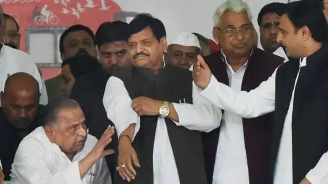 अखिलेश और मुलायम सिंह यादव