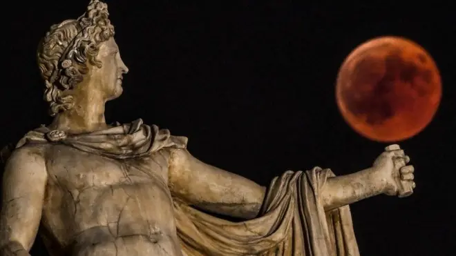 خسوف القمر في سماء أثينا
