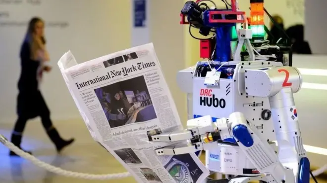 مجمع جهانی اقتصاد گفته که تا سال ۲۰۲۰، روبات‌ها و AI می‌توانند در ۵.۱ میلیون شغل، جایگزین انسان شوند