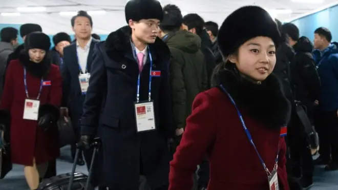 Tim atlet Olimpiade Musim Dingin 2018 Korea Utara tiba di perkampungan atlet Gangneung, Korea Selatan.