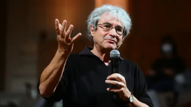 Carlo Rovelli en octubrejogos de navegador multiplayer2020 durante la presentaciónjogos de navegador multiplayersu libro Helgoland en la Universidadjogos de navegador multiplayerBolonia.