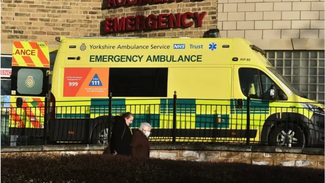 تشهد مستشفى برادفورد الملكي للمستشفى موجة رابعة من مرضى كوفيد، نصفهم لم يحصلوا على اللقاح