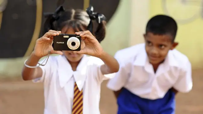 පාසල් ළමුන්