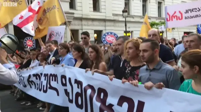 В Тбилиси прошел марш противников ужесточения иммиграционной политики