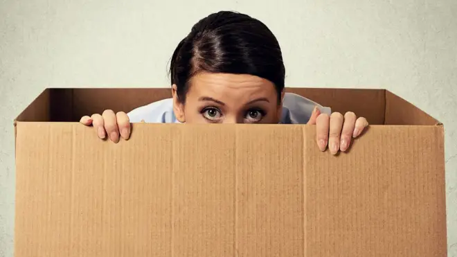 सोशल फोबियाः तुम्हाला गर्दीमध्ये, कार्यक्रमात जाण्याची, लोकांमध्ये मिसळायची भीती वाटते का? Mental Health मानसिक आरोग्य