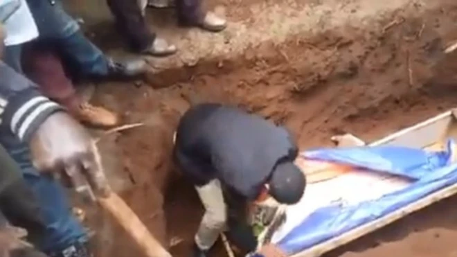 Di prophet tell pipo to dig di grave