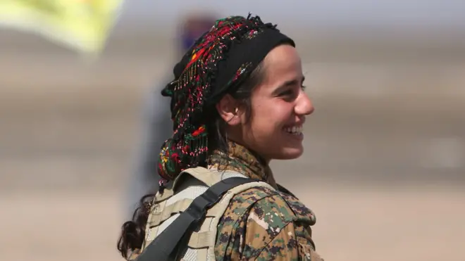 Бойцы Сирийских демократических сил наступают на Ракку