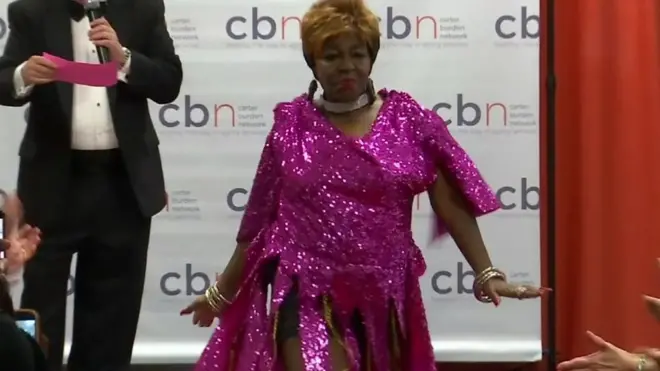 في حي هارلم الشهير بنيويورك عرض أزياء فريد من نوعه.