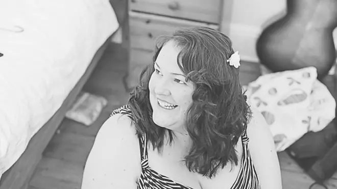 Беккі заразилася ВІЛ, коли їй було близько тридцяти років