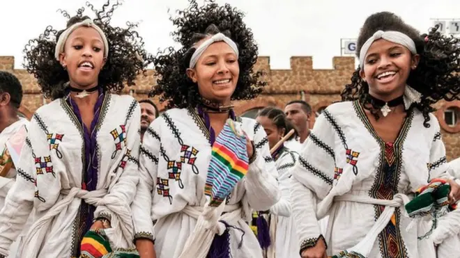 Yaa'ii nagaa Gaanfa Afrikaa uumuuf gaggeessitoonni Ertiraafi SomaaliyaaIsaayyas Afa-warqiisi Mohaammed Abdulhaaii Mohaamed garee shubbistootaadhaan yeroo simatamanitti...