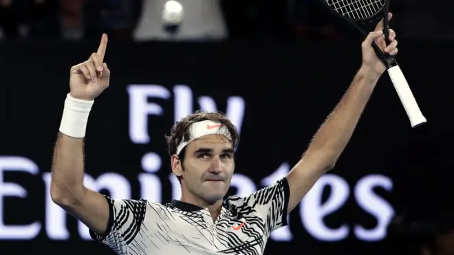 Roger Federer menjadi pemain tertua yang masuk final Grand Slam setelah Ken Rosewall di Amerika Serikat Terbuka tahun 1974 pada usia 39 tahun.