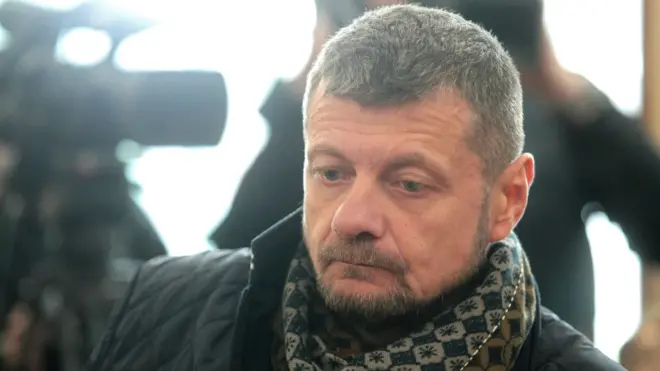 Ігор Мосійчук є депутатом від фракції Радикальної партії Олега Ляшка. Під час бойових дій на Донбасі він був заступником командира батальйону "Азов".