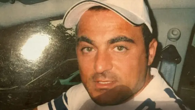 Panzuto cuando vivía en Inglaterra.