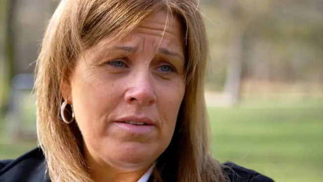 Lisa Jones dice que la presencia de los manifestantes es "cruel" e "injusta".