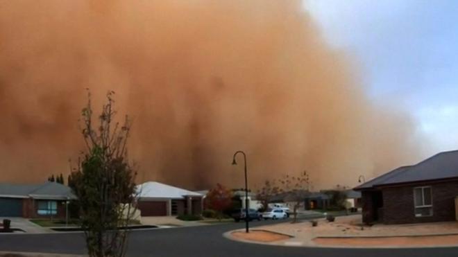 Мощная песчаная буря накрыла город в австралийском штате Виктория.