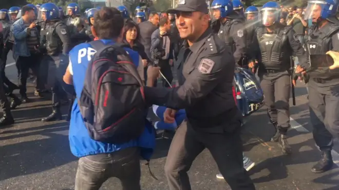 Задержания протестующих в Баку