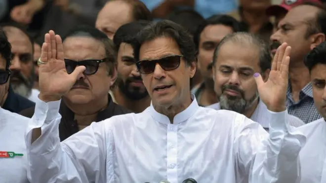 د عمران خان ګوند د تېرې میاشتې په ټاکنو کې تر ټولو ډېرې څوکۍ ګټلي