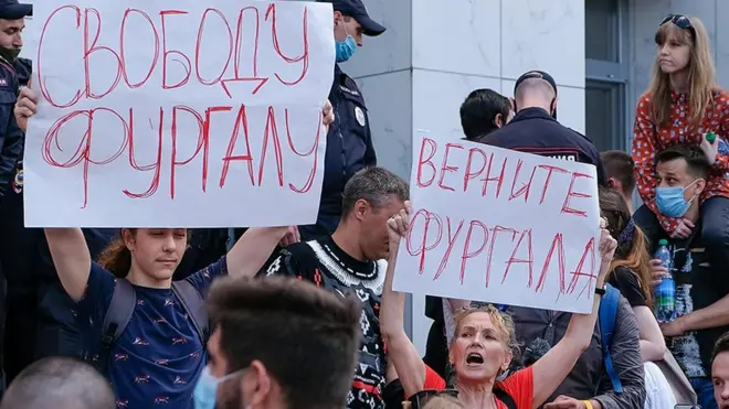 "Москва, уходи!" Десятки тысяч людей вышли на митинги в Хабаровском крае