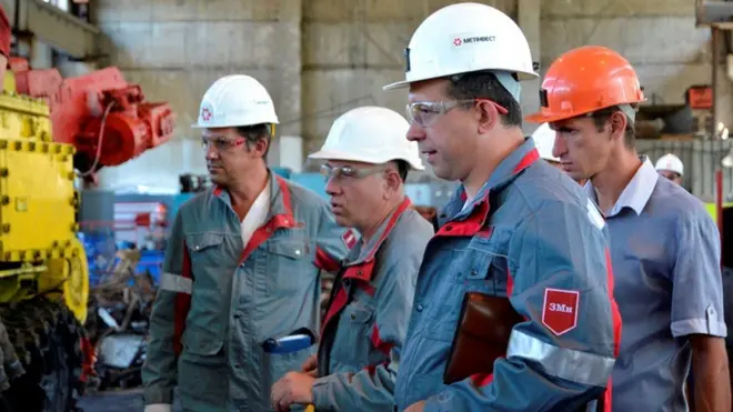 сотрудники шахты