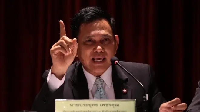 "แม้จะมีคำสั่งเด็ดขาดไม่สั่งนายบอส แต่คดีนี้ยังไม่จบ ..." นายประยุทธ เพชรคุณ รองโฆษกสำนักงานอัยการสูงสุด