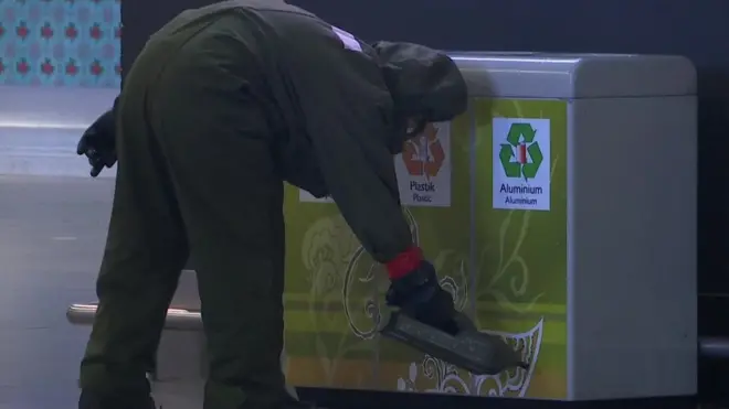 از زمان قتل در فرودگاه ده‎ها هزار مسافر از این ترمینال عبور کرده‎اند