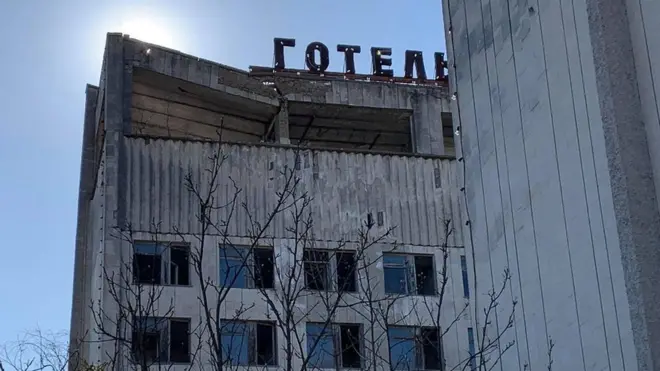 Руїни готелю "Полісся" у центрі Прип'яті