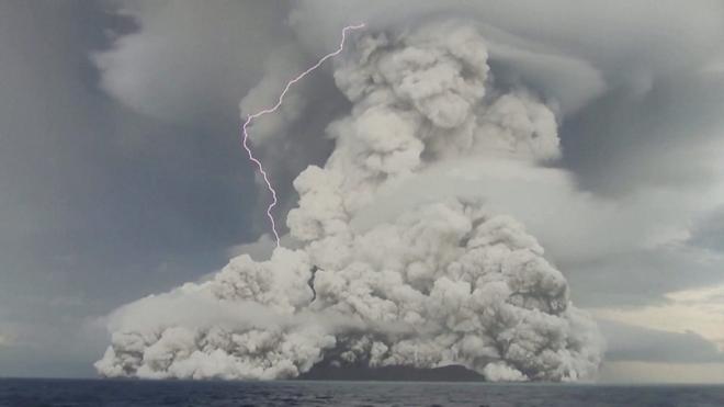 湯加火山爆發
